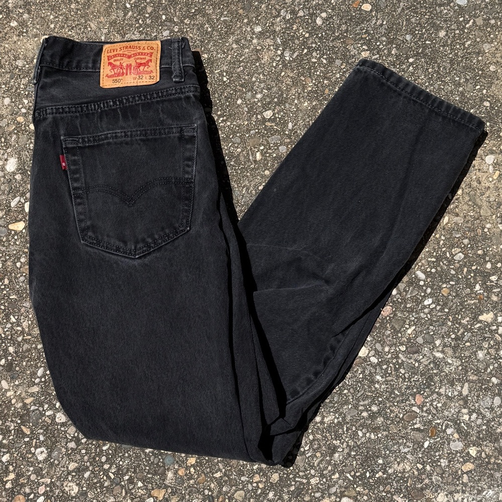 Black Levi’s 550 Jeans